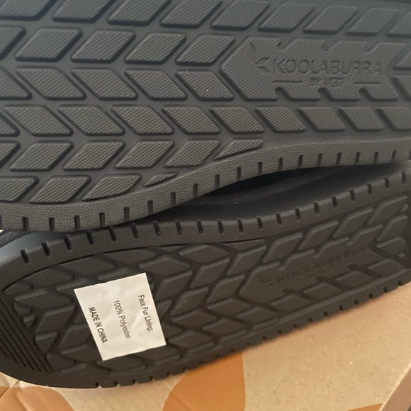 NWT kookaburra by Ugg black bow Victoria short boot girls size 2 - Picture 3 of 5